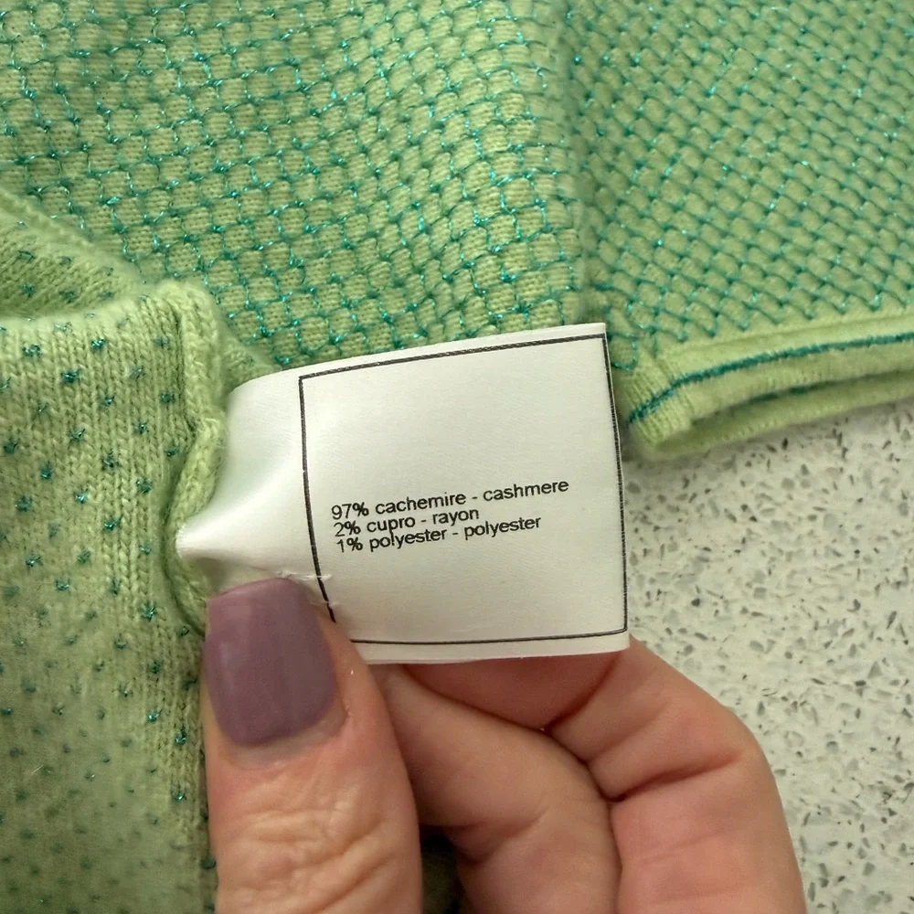 CHANEL Cashmere Vintage Light Green/Teal Thread 🧵 Short-Sleeve Knit Top - Picture 6 of 13